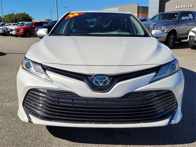 2020 Toyota Camry Hybrid XLE