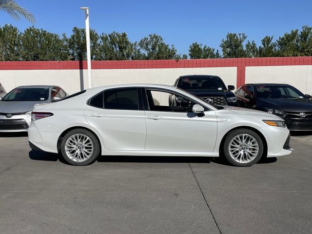 2020 Toyota Camry Hybrid XLE