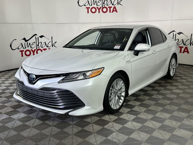 2020 Toyota Camry Hybrid XLE