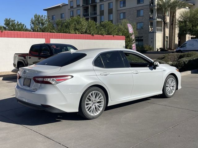 2020 Toyota Camry Hybrid XLE