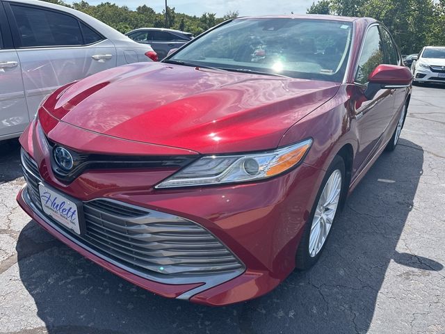 2020 Toyota Camry Hybrid XLE