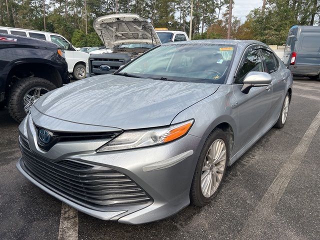 2020 Toyota Camry Hybrid XLE