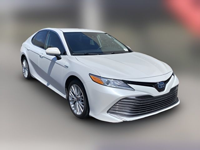 2020 Toyota Camry Hybrid XLE