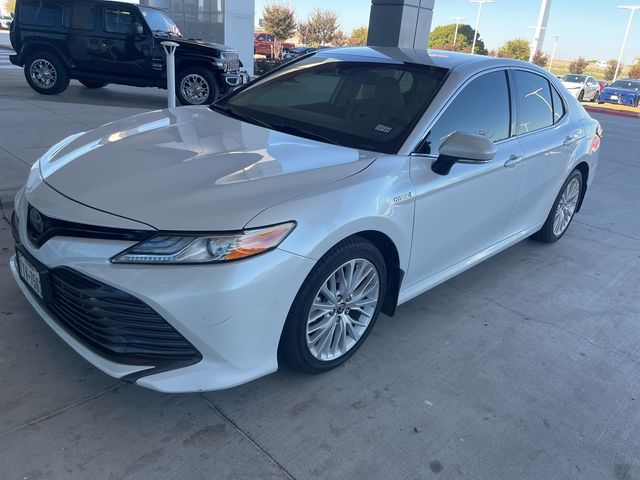 2020 Toyota Camry Hybrid XLE