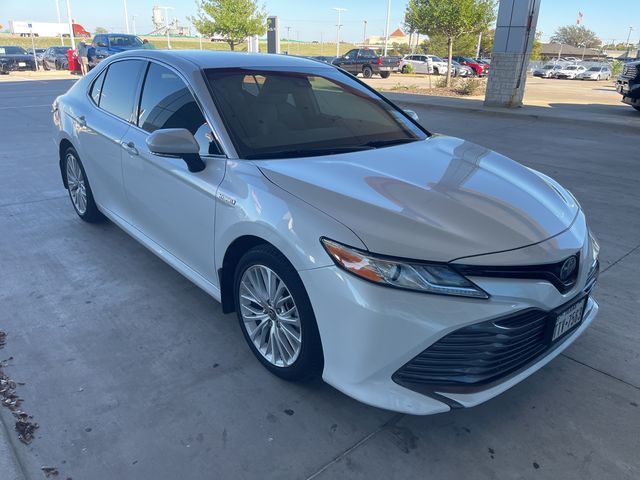 2020 Toyota Camry Hybrid XLE