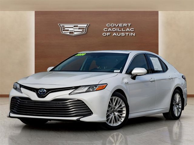 2020 Toyota Camry Hybrid XLE