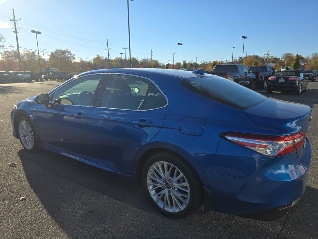 2020 Toyota Camry Hybrid XLE