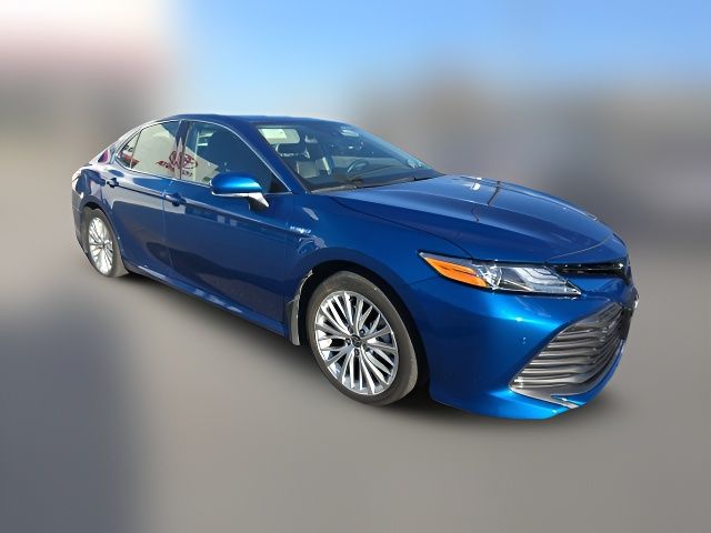 2020 Toyota Camry Hybrid XLE