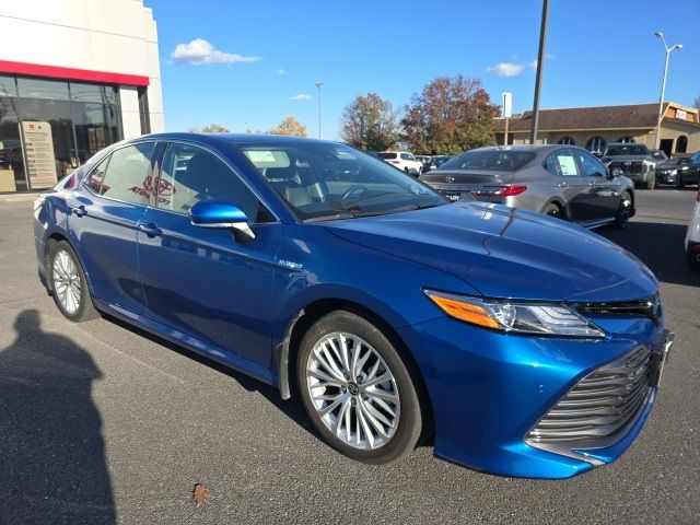 2020 Toyota Camry Hybrid XLE