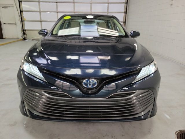 2020 Toyota Camry Hybrid XLE