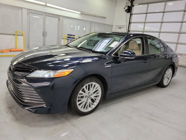 2020 Toyota Camry Hybrid XLE