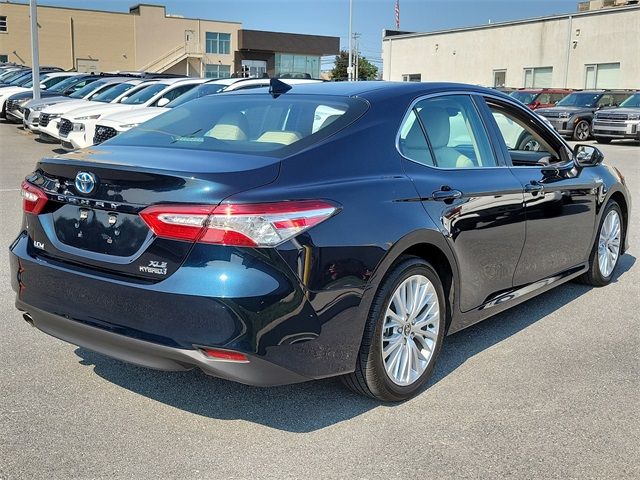 2020 Toyota Camry Hybrid XLE