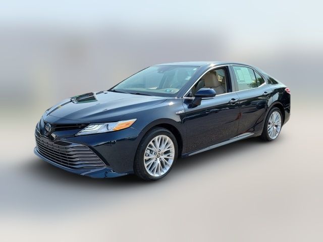 2020 Toyota Camry Hybrid XLE