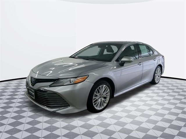 2020 Toyota Camry Hybrid XLE