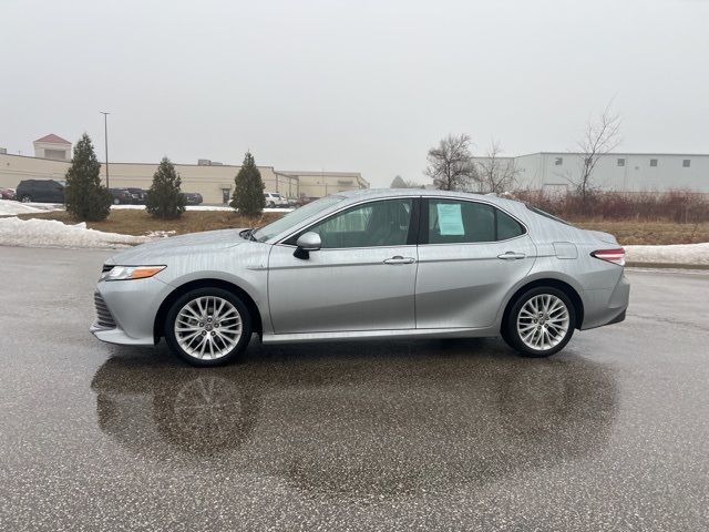 2020 Toyota Camry Hybrid XLE