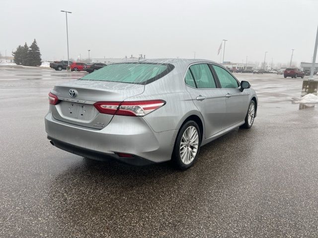 2020 Toyota Camry Hybrid XLE