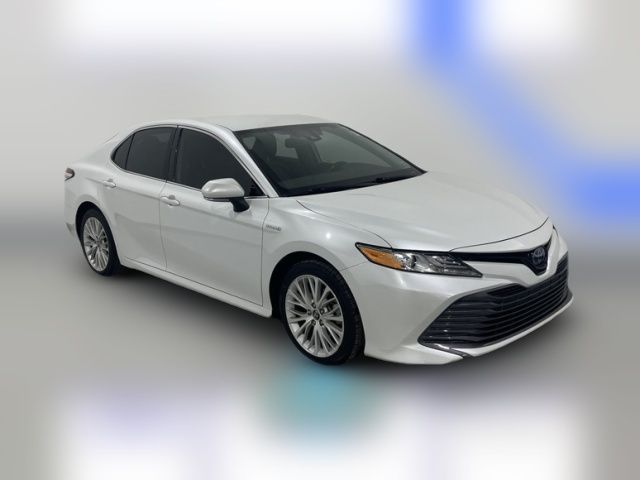 2020 Toyota Camry Hybrid XLE