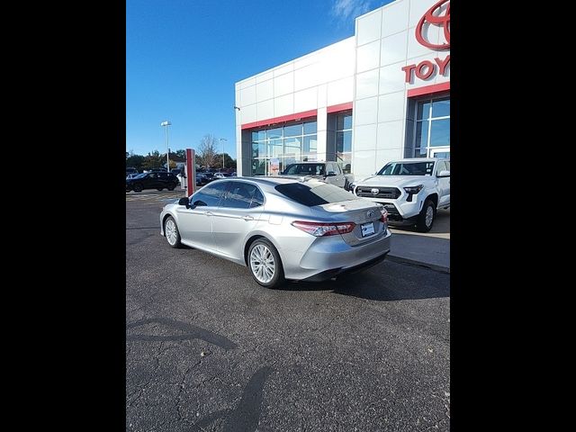 2020 Toyota Camry Hybrid XLE