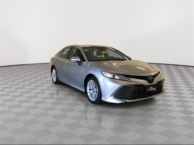 2020 Toyota Camry Hybrid XLE