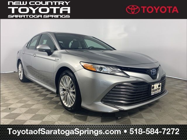 2020 Toyota Camry Hybrid XLE