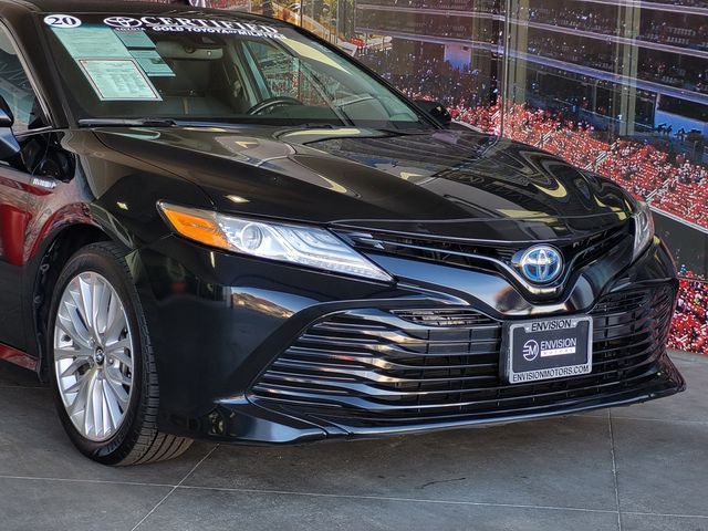 2020 Toyota Camry Hybrid XLE