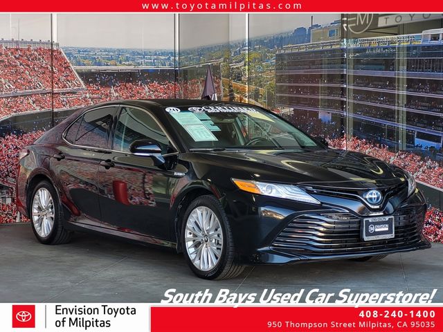 2020 Toyota Camry Hybrid XLE