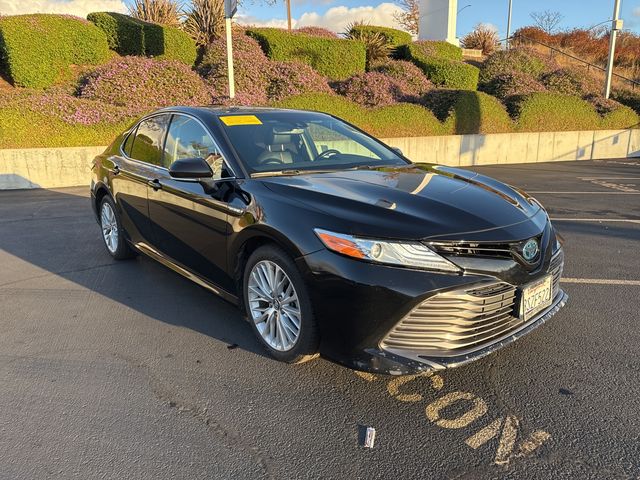 2020 Toyota Camry Hybrid XLE