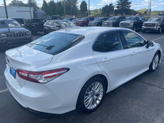 2020 Toyota Camry Hybrid XLE