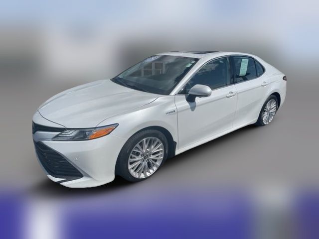 2020 Toyota Camry Hybrid XLE