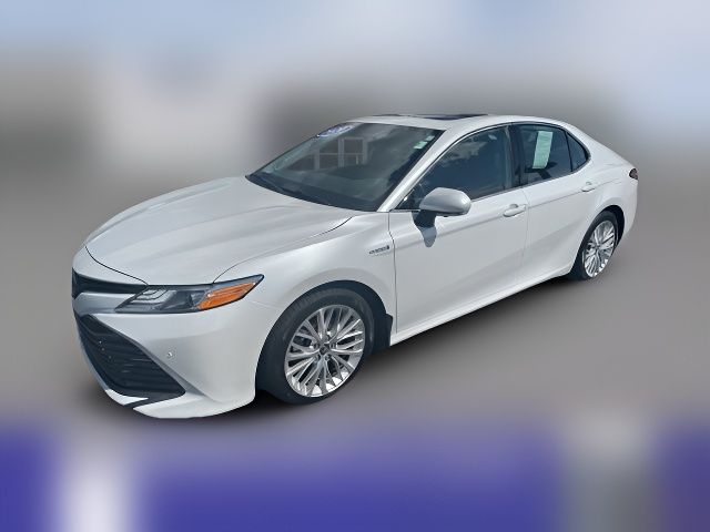 2020 Toyota Camry Hybrid XLE