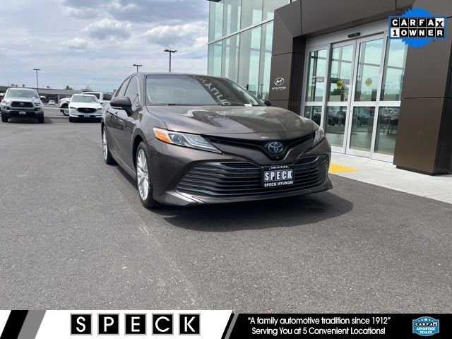 2020 Toyota Camry Hybrid XLE