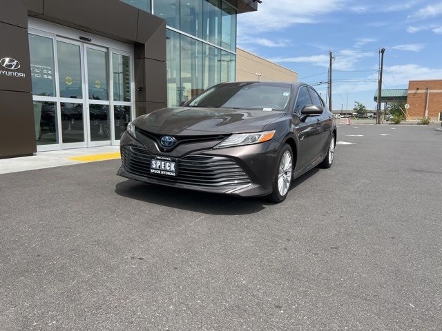 2020 Toyota Camry Hybrid XLE