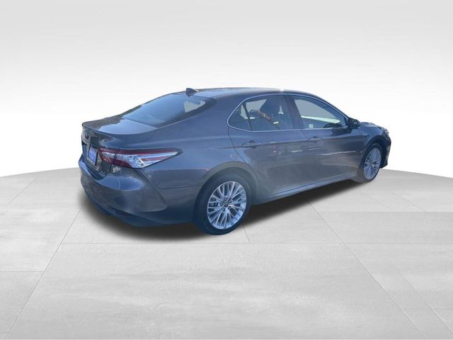 2020 Toyota Camry Hybrid XLE