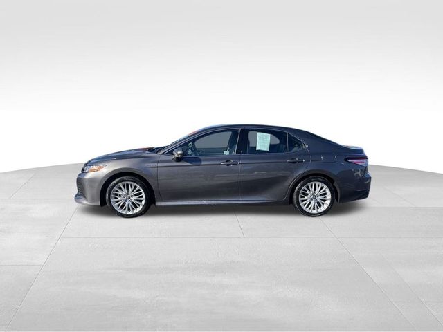 2020 Toyota Camry Hybrid XLE