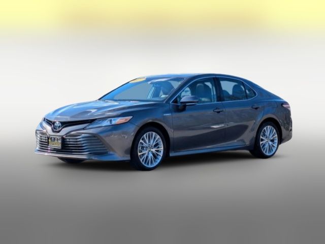 2020 Toyota Camry Hybrid XLE