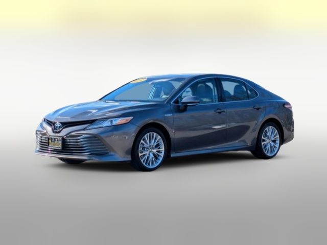 2020 Toyota Camry Hybrid XLE