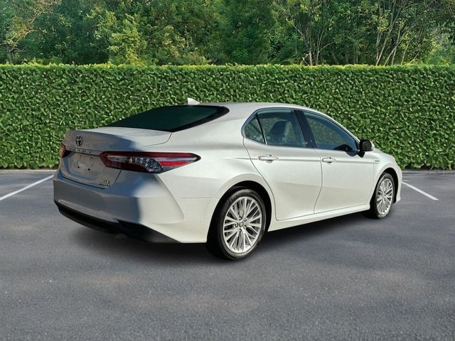 2020 Toyota Camry Hybrid XLE