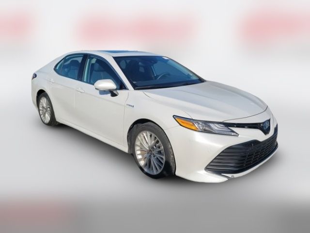 2020 Toyota Camry Hybrid XLE