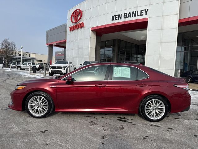 2020 Toyota Camry Hybrid XLE