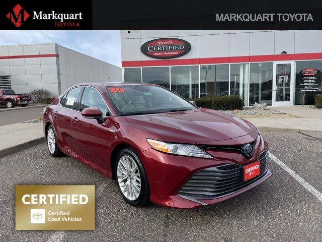 2020 Toyota Camry Hybrid XLE