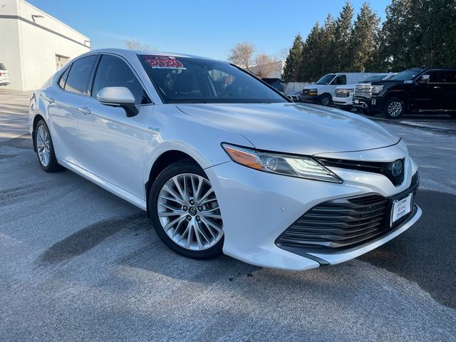 2020 Toyota Camry Hybrid XLE