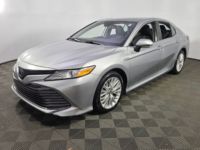 2020 Toyota Camry Hybrid XLE