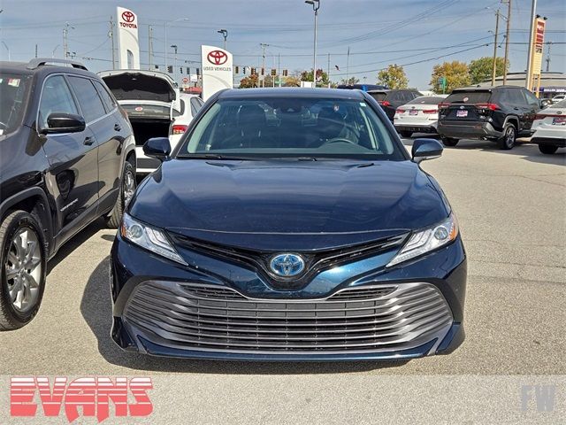 2020 Toyota Camry Hybrid XLE