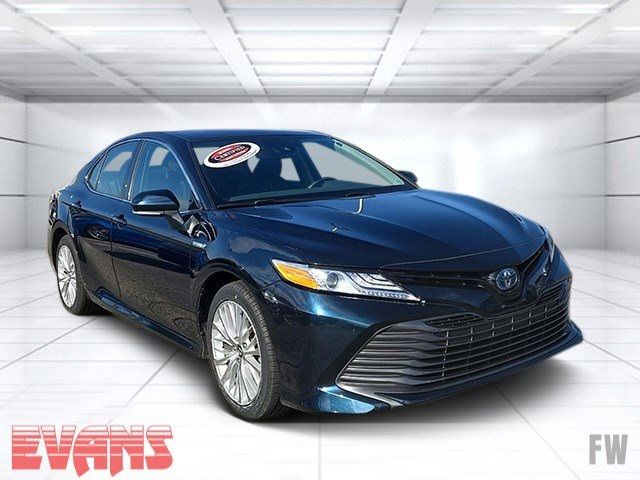 2020 Toyota Camry Hybrid XLE