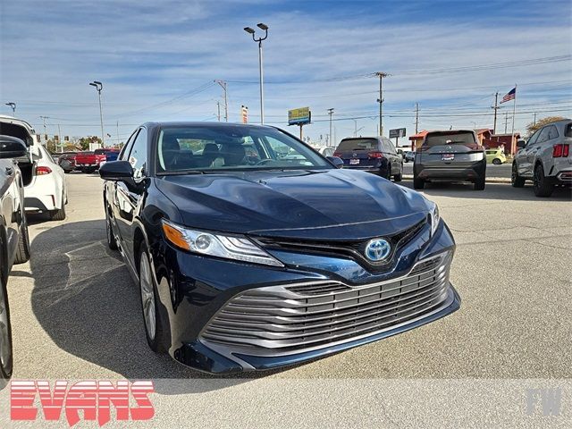 2020 Toyota Camry Hybrid XLE