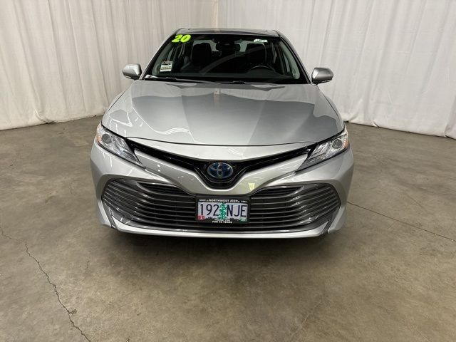 2020 Toyota Camry Hybrid XLE