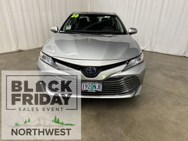 2020 Toyota Camry Hybrid XLE