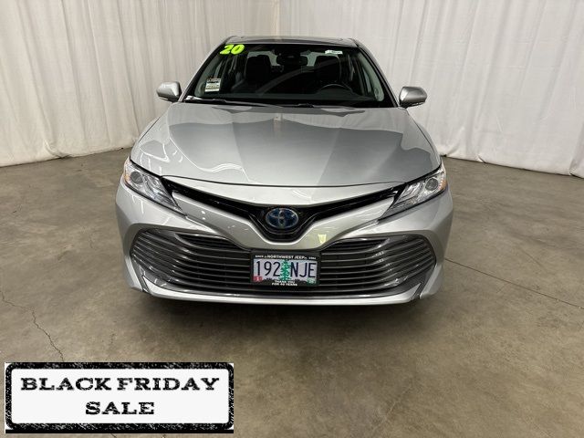 2020 Toyota Camry Hybrid XLE