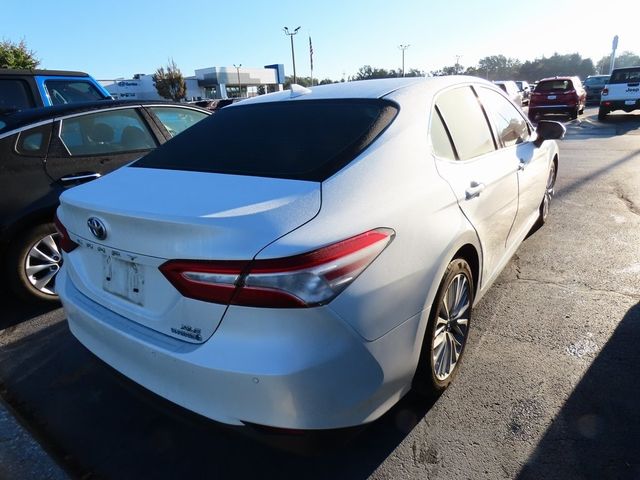 2020 Toyota Camry Hybrid XLE