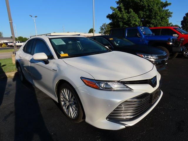 2020 Toyota Camry Hybrid XLE